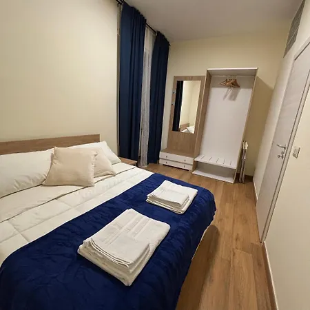 Le Rose Bed & Breakfast *